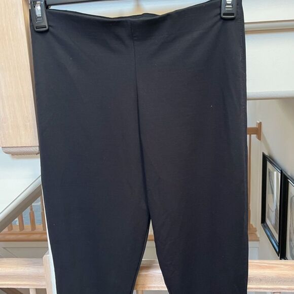 Equestrian Brand Pull on Slim Pants with Button Row at the Cuffs in Black M - Picture 4 of 11